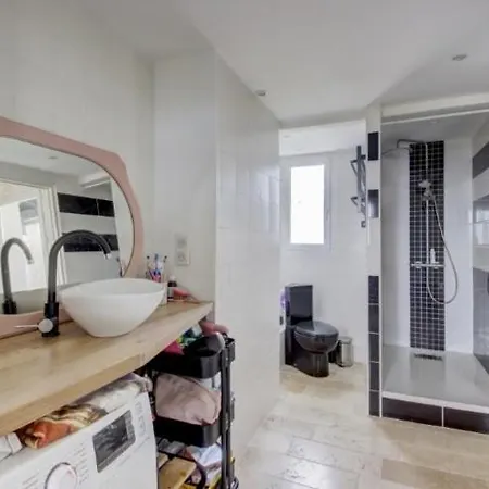 With Ocean View Apartment